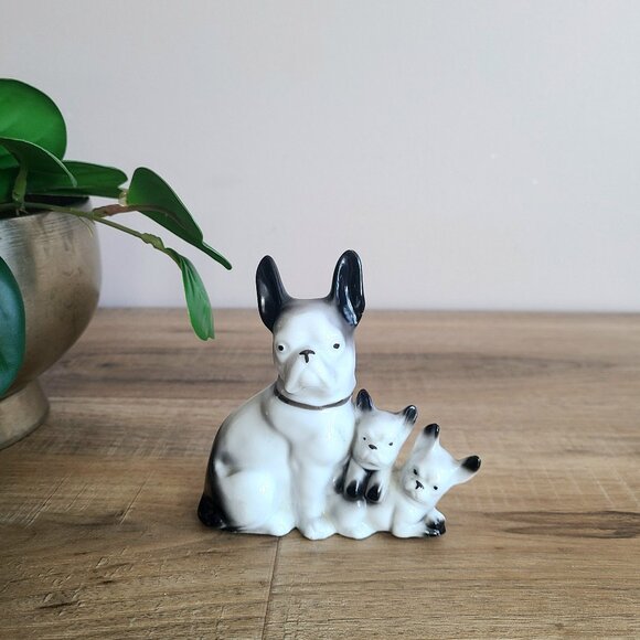 Vintage porcelain French Bulldog with puppies figurine. - Picture 2 of 4